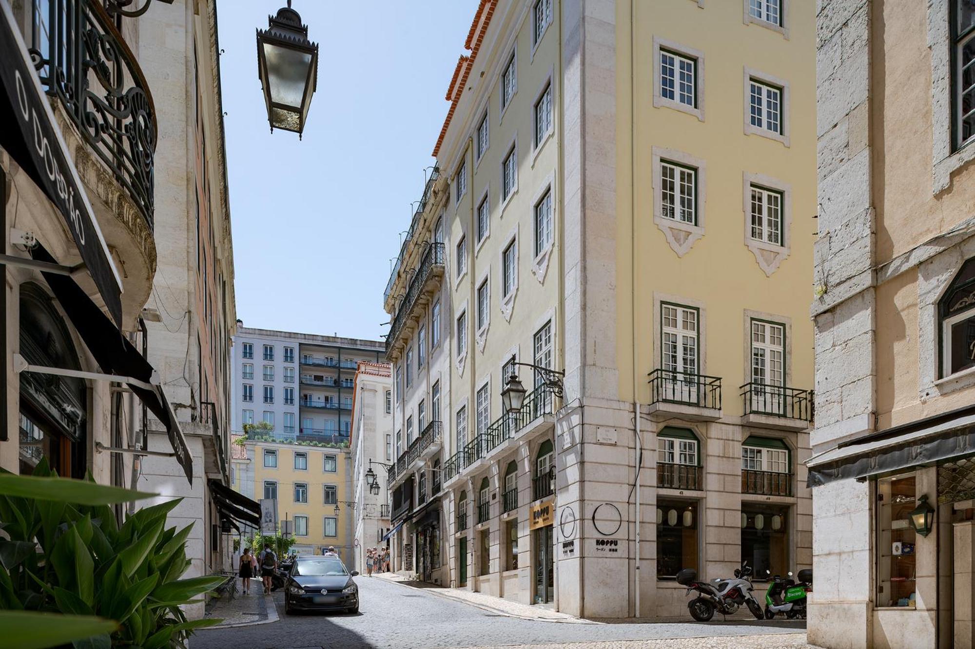 Made For The City Lovers- Urban Charm In Chiado Lisbon Exterior photo